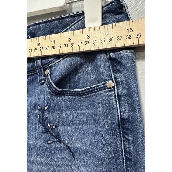 Bandolino Jeans Women's Size 6 Blue Denim Embroidered Floral Lisbeth Ankle Zip - Picture 5 of 12